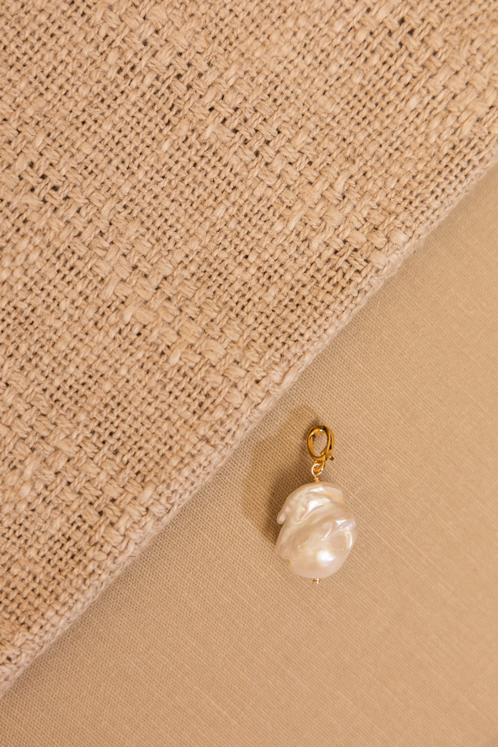 Caviar Charm Perla
